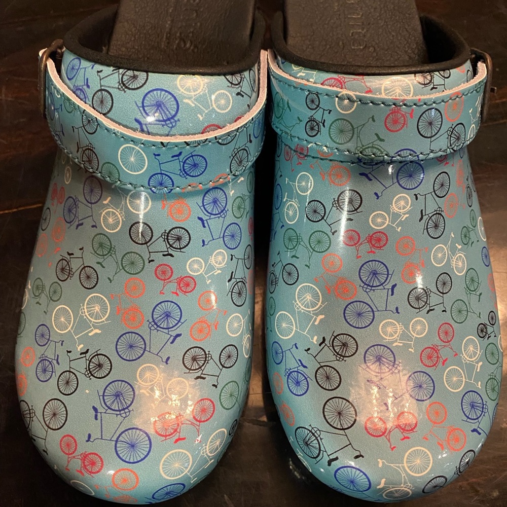 Sanita Clogs “Estelle” teal bike pattern size EU 40